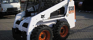 Locação de empilhadeira bob cat s130